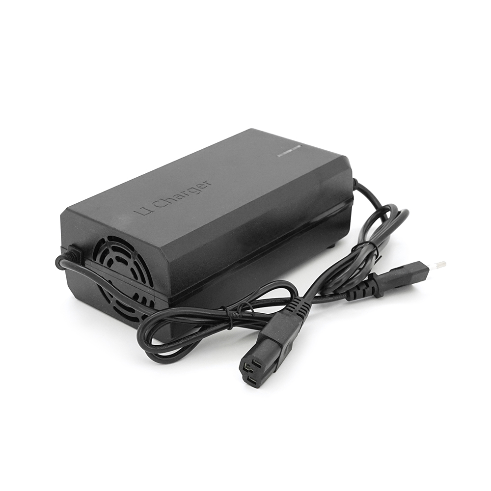 Зарядний пристрій Jinyi для літієвих акумуляторів 48V 5A, штекер Triangle plug (T-tipe/IEC/C13 N+L-), з індикацією, DC:54.6V 5A, BOX